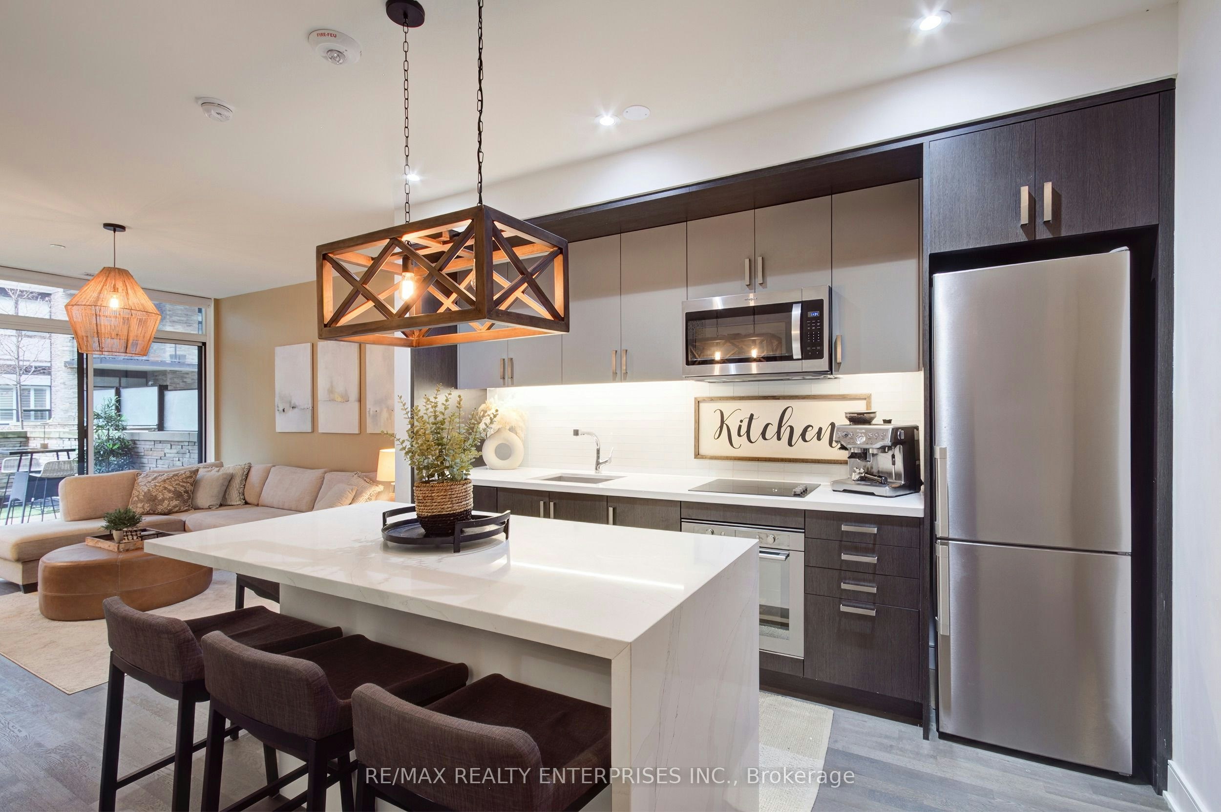 GR45-1575 Lakeshore Road W, Mississauga, ON, L5J 0B1