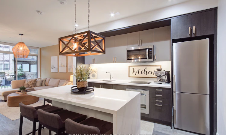 GR45-1575 Lakeshore Road W