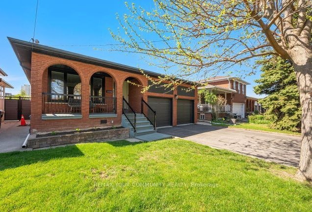 19 Hamer Boulevard, Toronto, ON, M9R 4A8