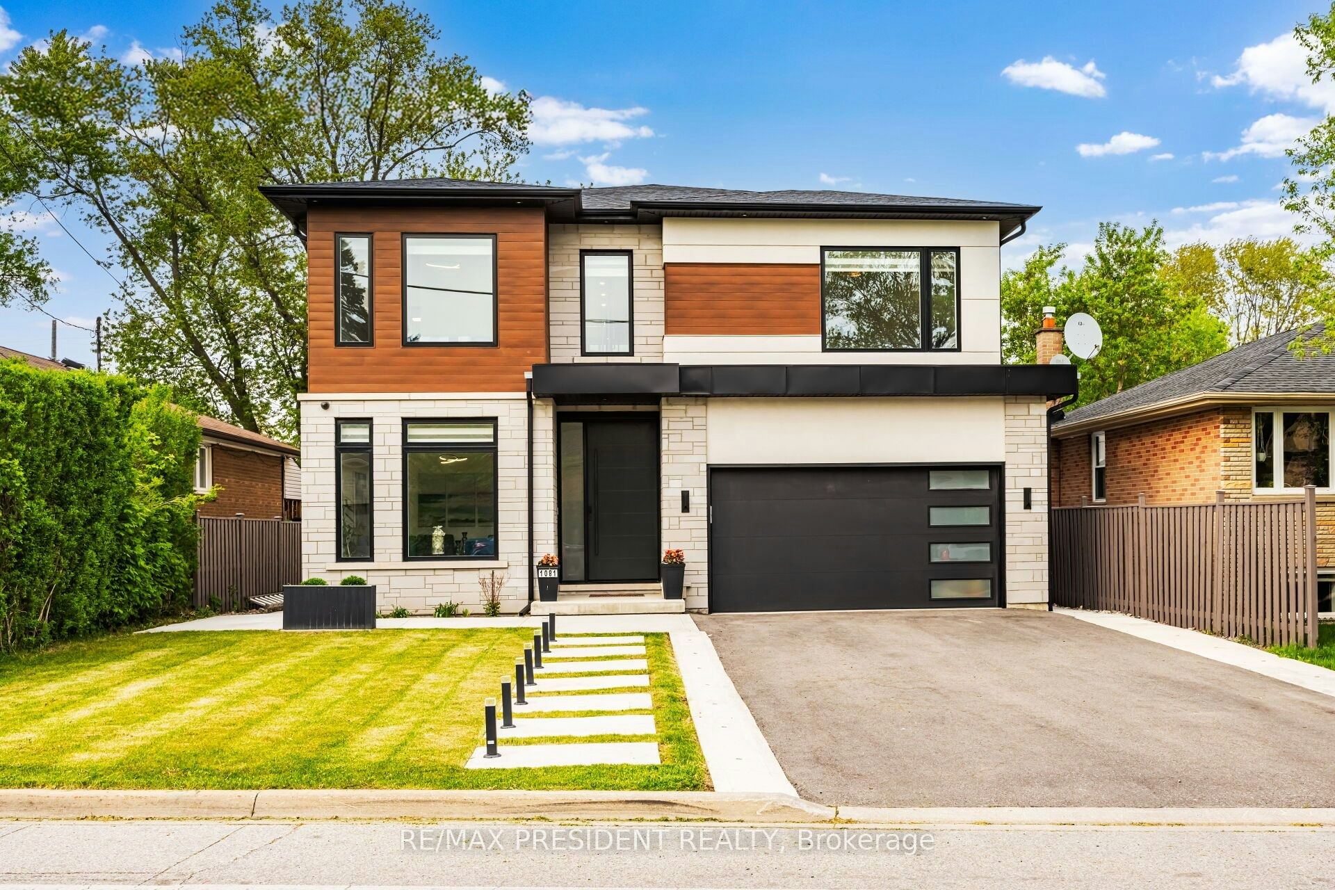 1081 Ogden Avenue, Mississauga, ON, L5E 2G7