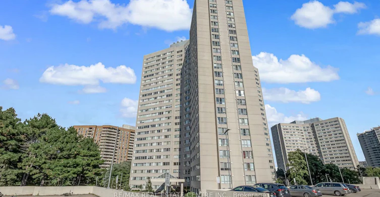 501-3700 Kaneff Crescent, Mississauga, ON, L5A 4B8