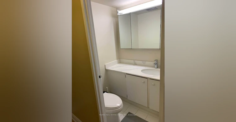 501-3700 Kaneff Crescent, Mississauga, ON, L5A 4B8 - 3