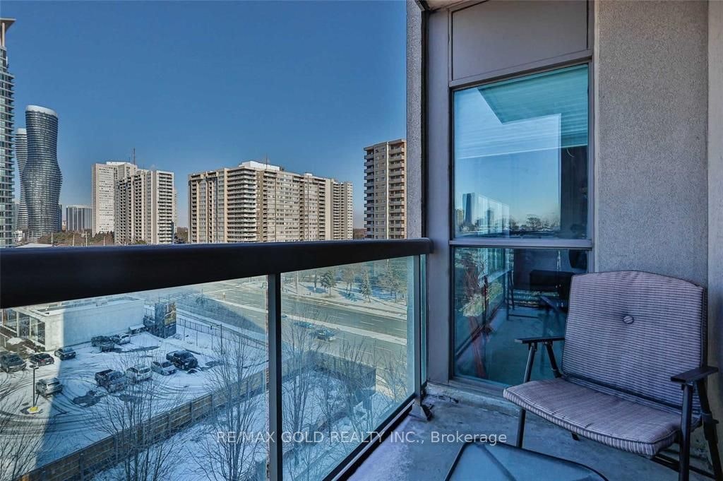 807-3504 Hurontario Street, Mississauga, ON, L5B 0B9 - 14