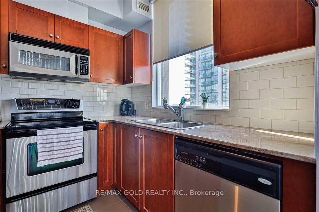 807-3504 Hurontario Street, Mississauga, ON, L5B 0B9 - 10