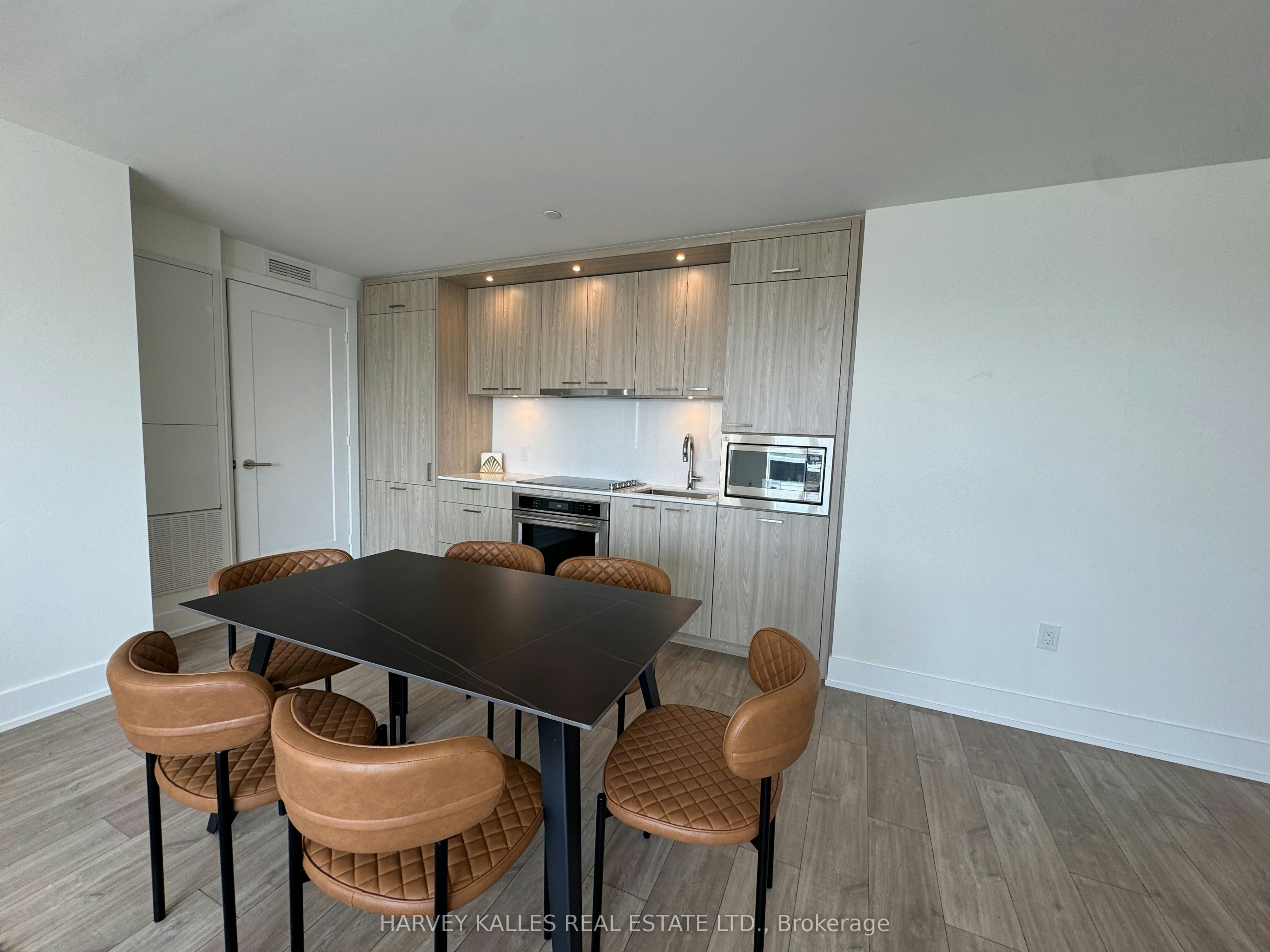 729-858 Dupont Street, Toronto, ON, M6G 0C1 - 2