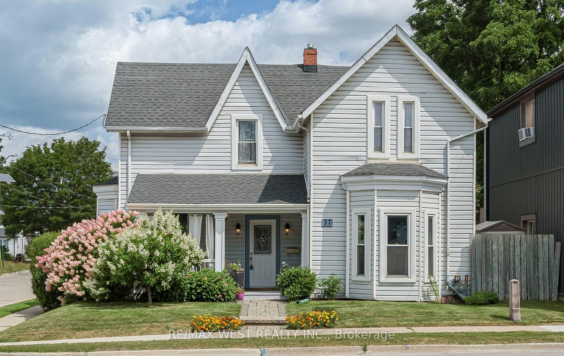 37 Main Street N, Halton Hills, ON, L7J 1V5