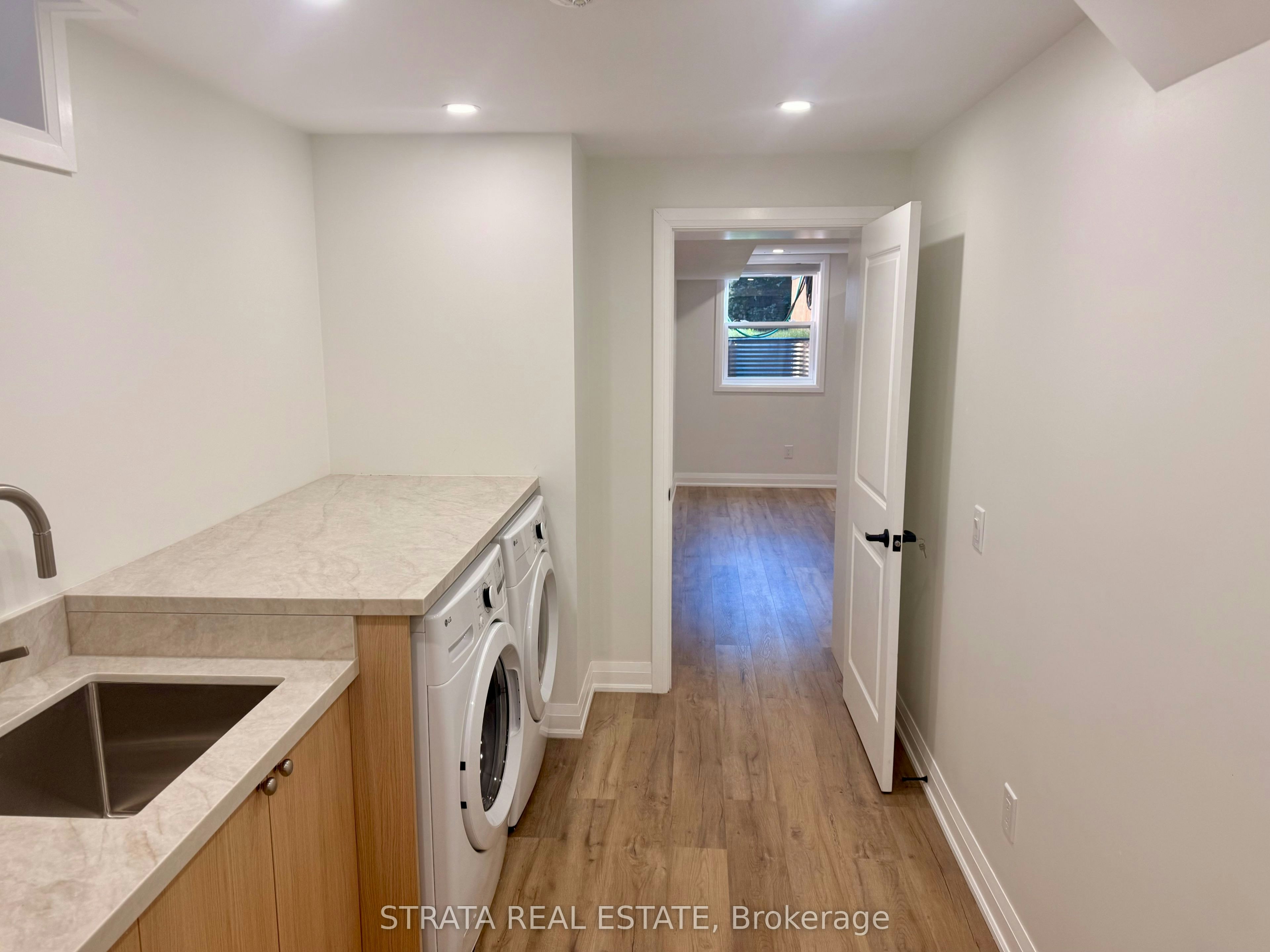 277 Kennedy Avenue, Toronto, ON, M6P 3C4 - 5