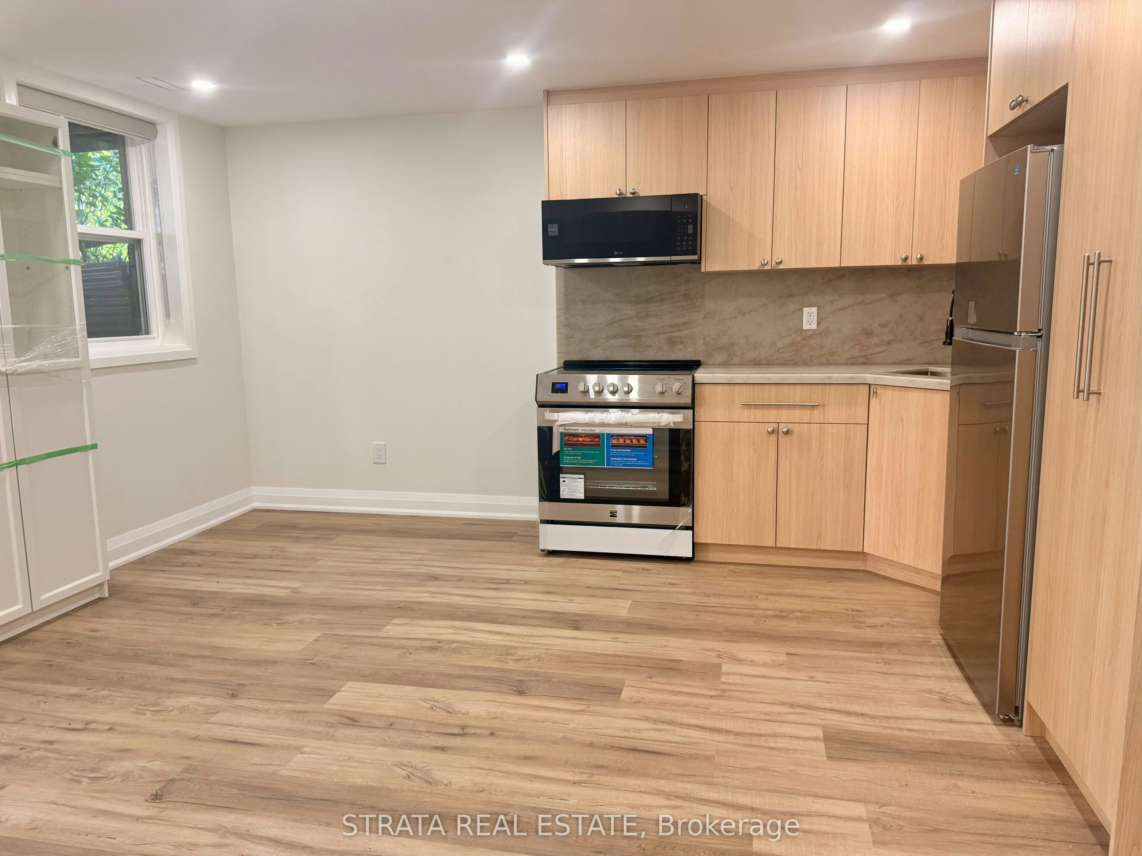 277 Kennedy Avenue, Toronto, ON, M6P 3C4 - 9