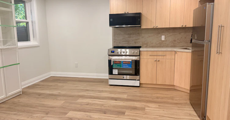 277 Kennedy Avenue, Toronto, ON, M6P 3C4 - 9