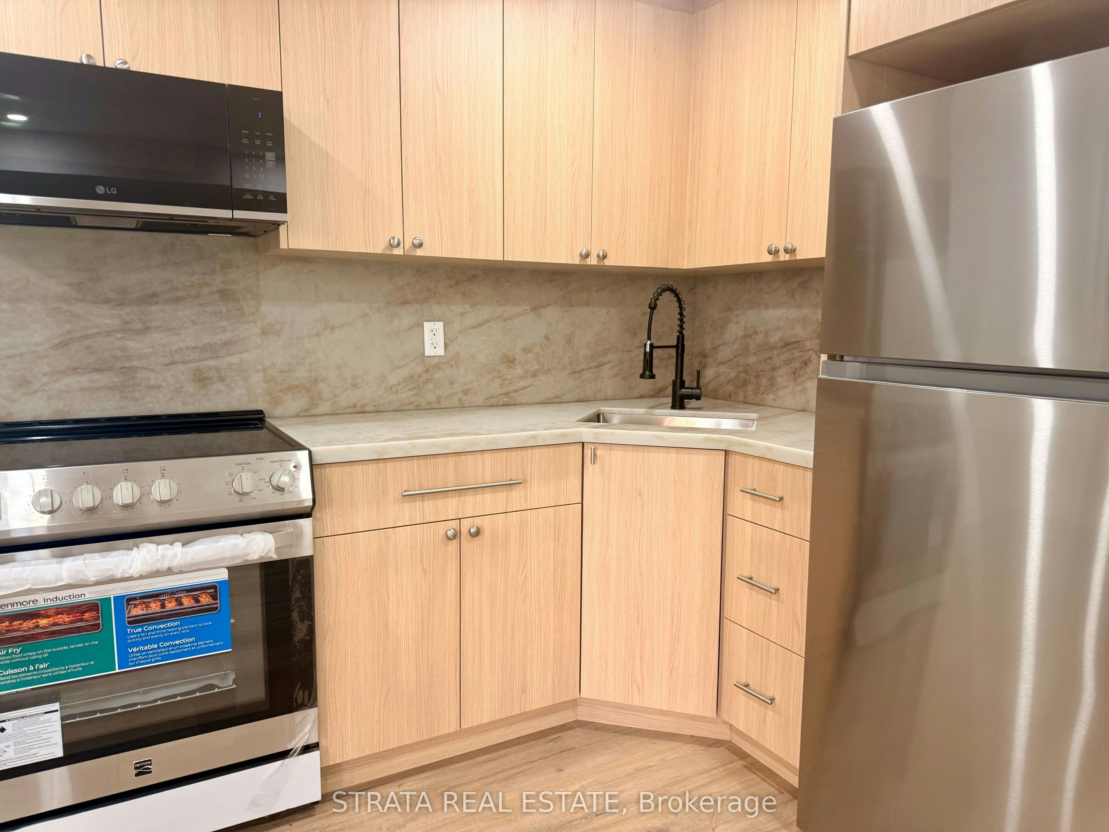 277 Kennedy Avenue, Toronto, ON, M6P 3C4 - 8