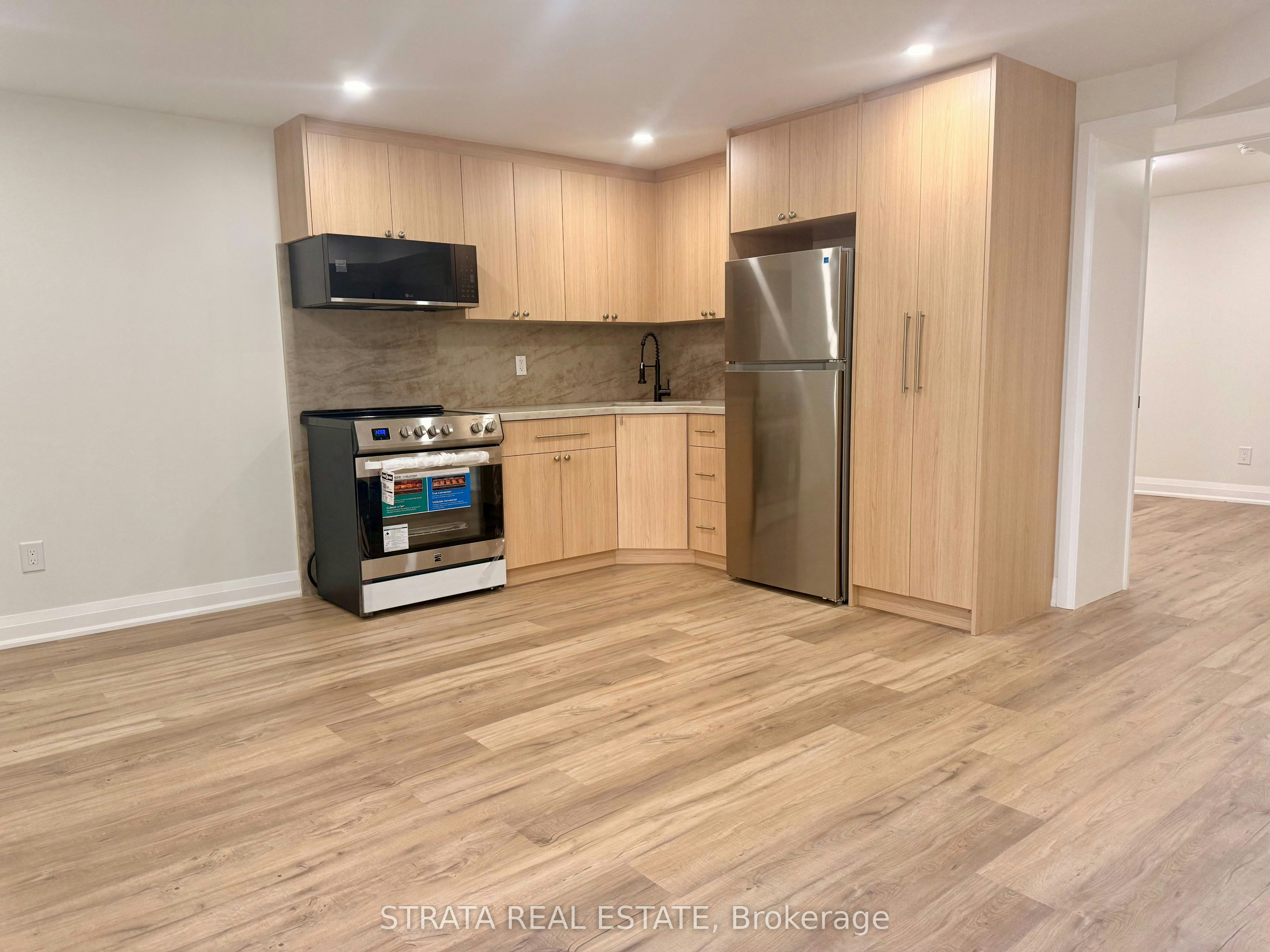 277 Kennedy Avenue, Toronto, ON, M6P 3C4 - 7