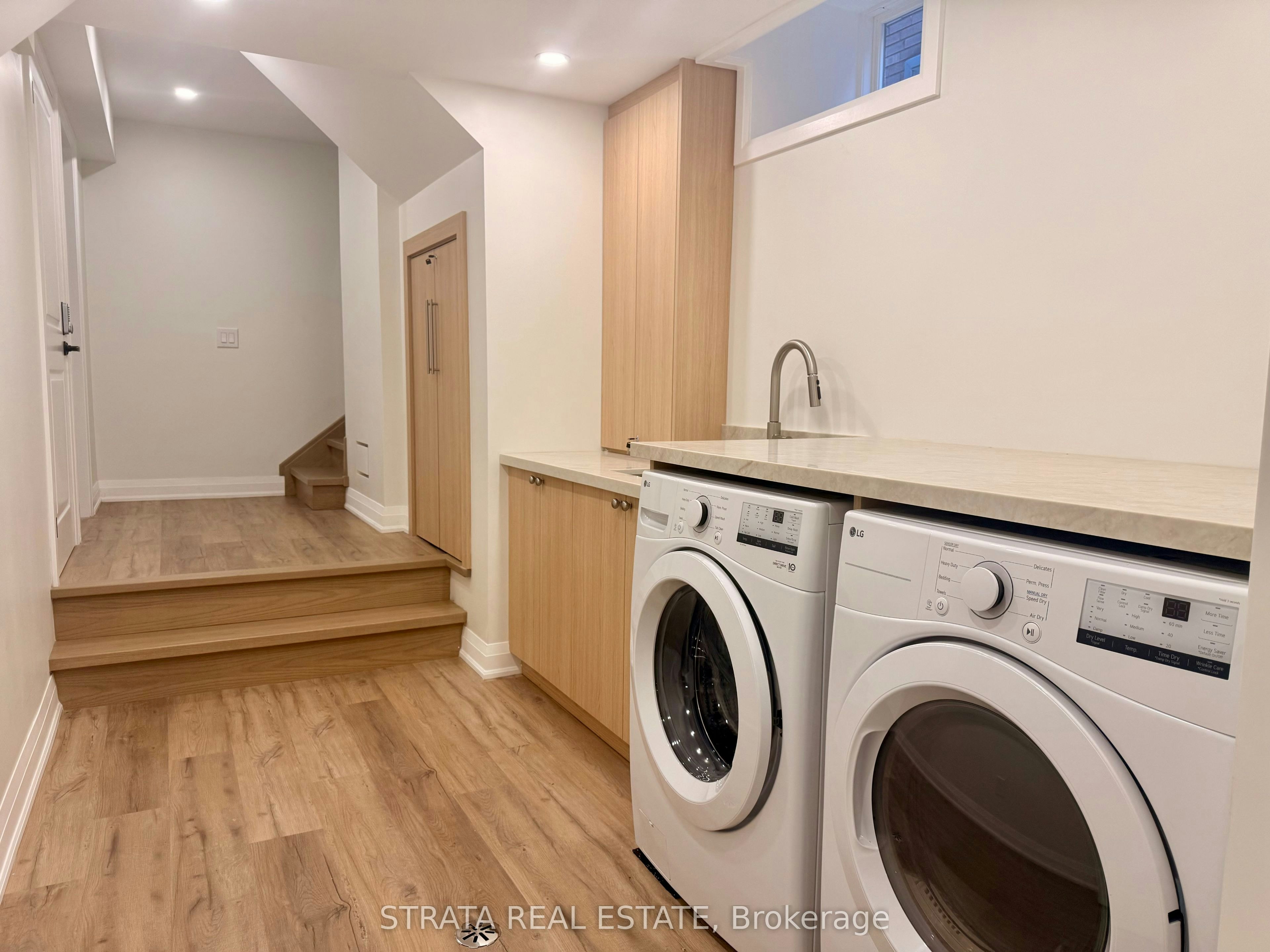 277 Kennedy Avenue, Toronto, ON, M6P 3C4 - 6