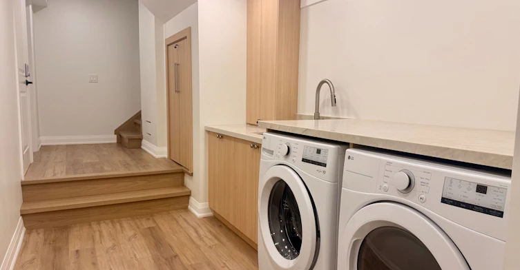 277 Kennedy Avenue, Toronto, ON, M6P 3C4 - 6