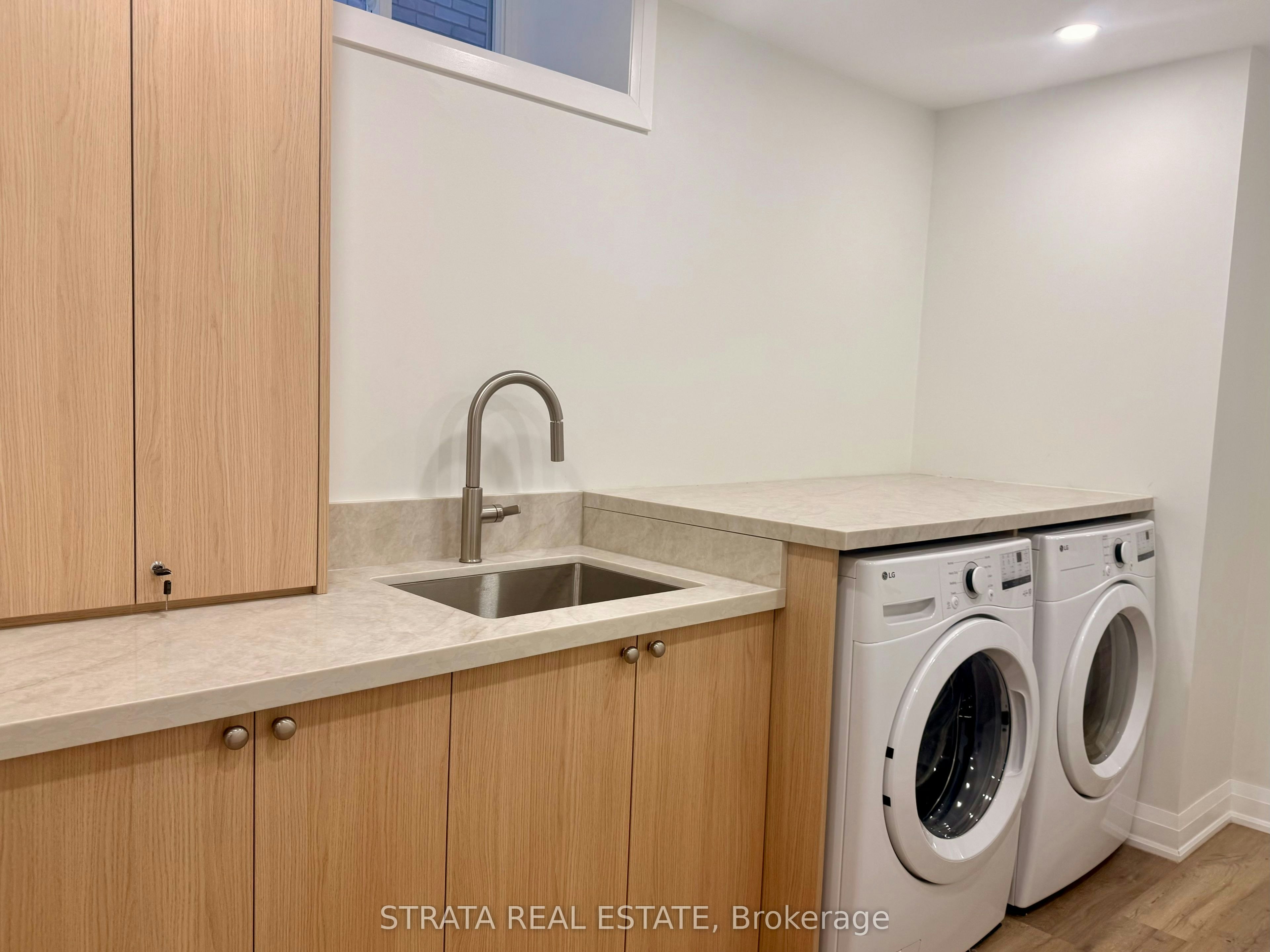 277 Kennedy Avenue, Toronto, ON, M6P 3C4 - 4