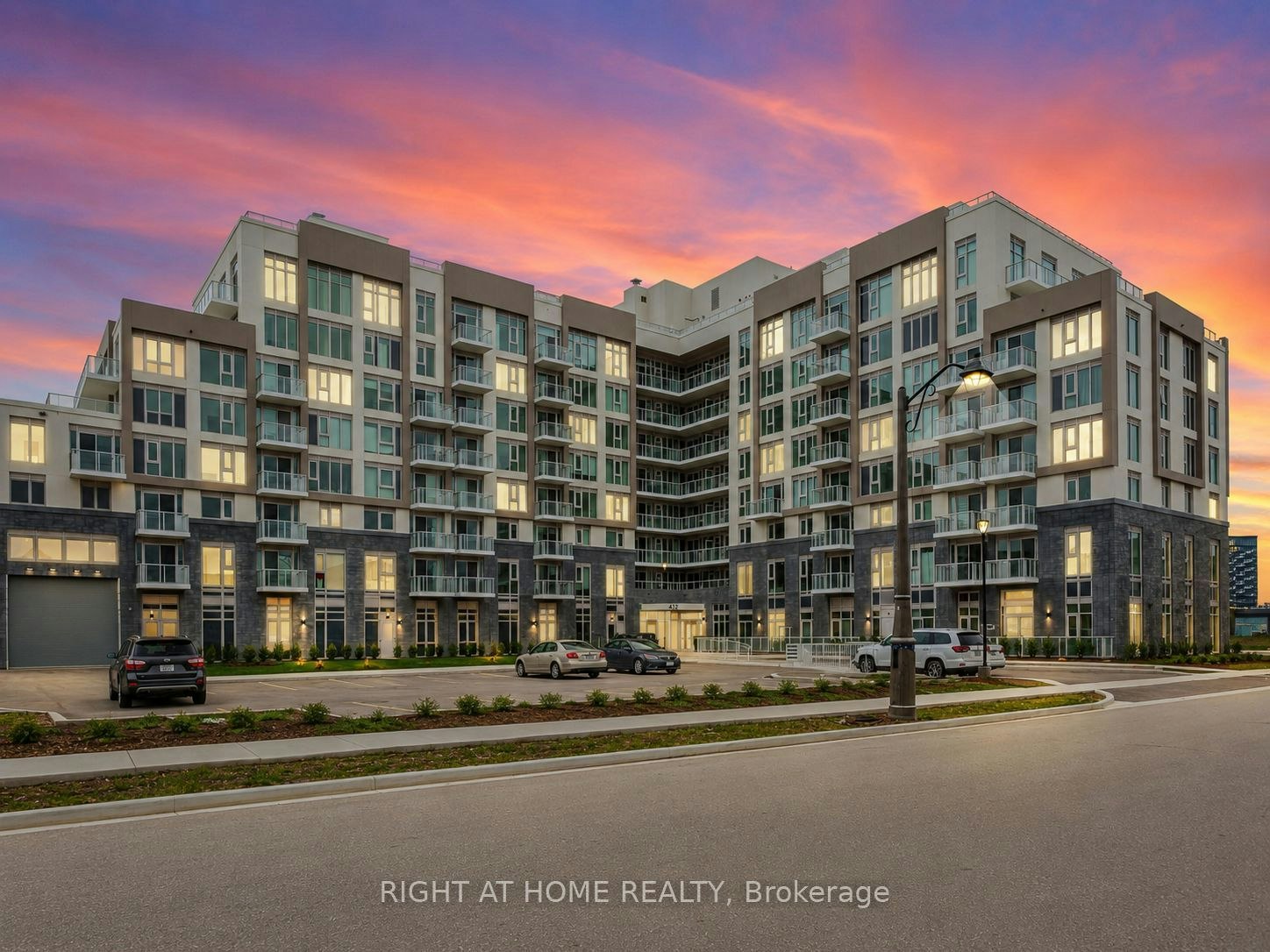 303-412 Silver Maple Road, Oakville, ON, L6H 7E3