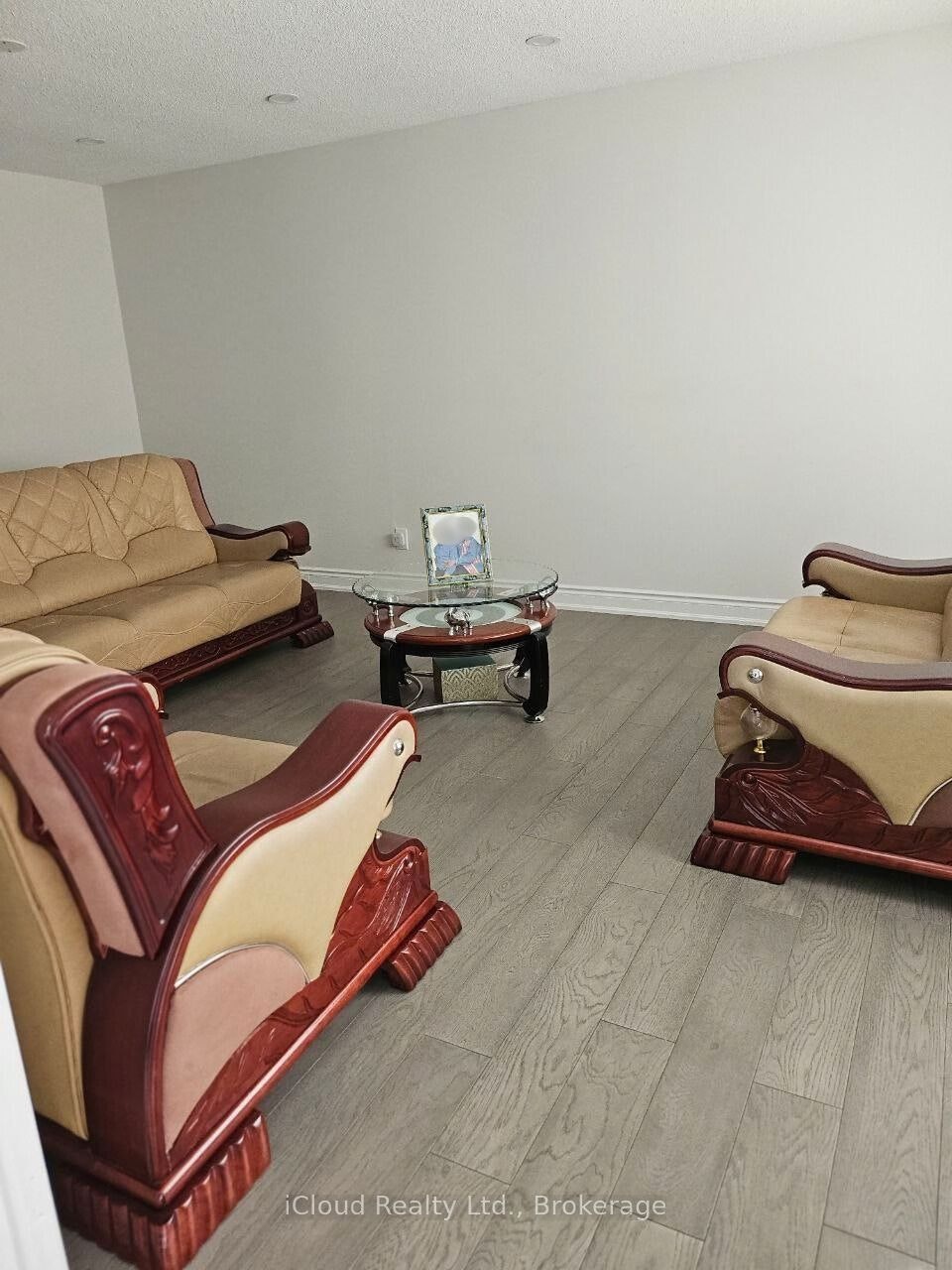 Upper-61 Hull Street, Mississauga, ON, L4T 1C9 - 5