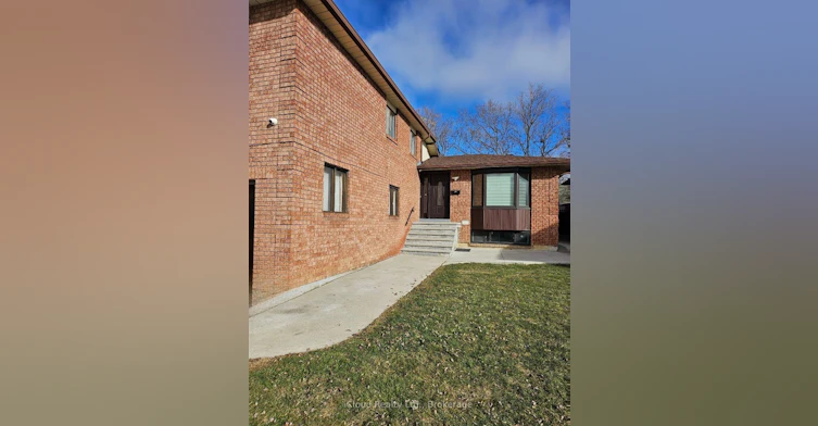 Upper-61 Hull Street, Mississauga, ON, L4T 1C9