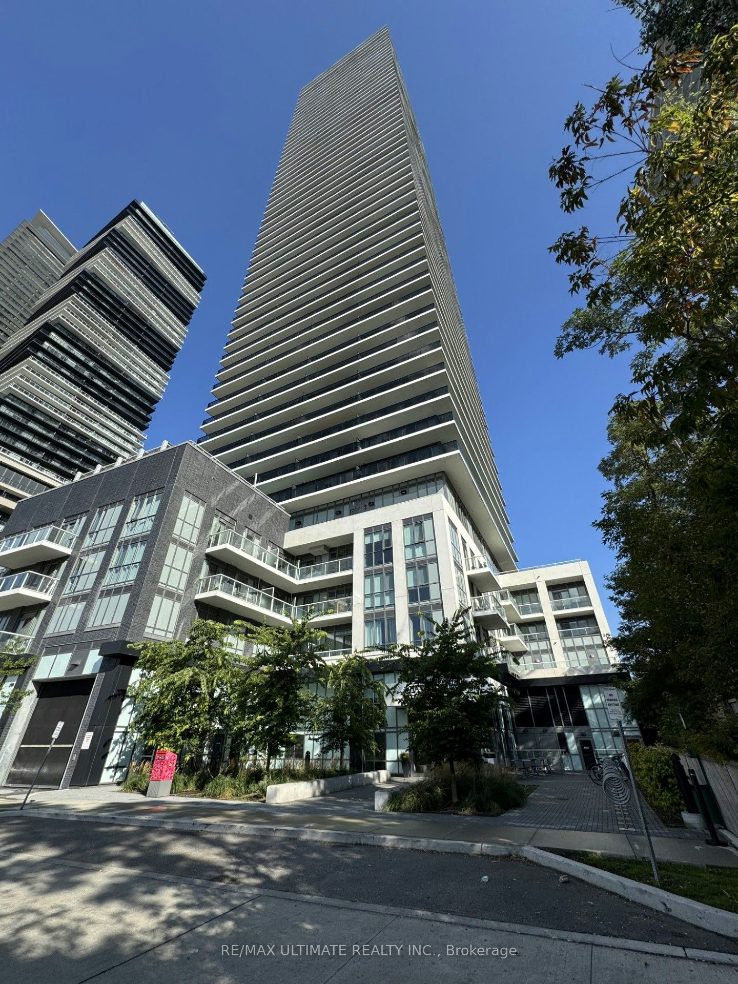 409-70 Annie Craige Drive, Toronto, ON, M8V 0G2