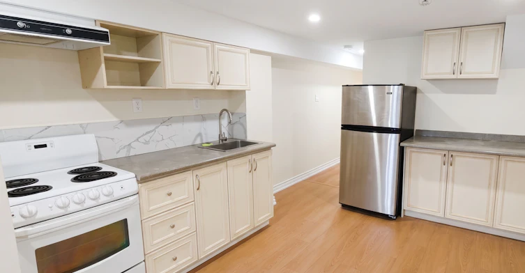 Lower-512 Concord Avenue, Toronto, ON, M6H 2P8 - 5