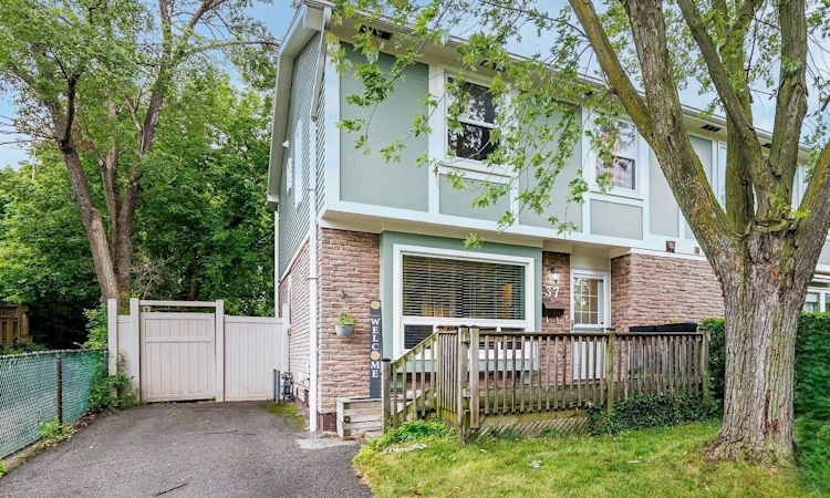 37 Salisbury Circle