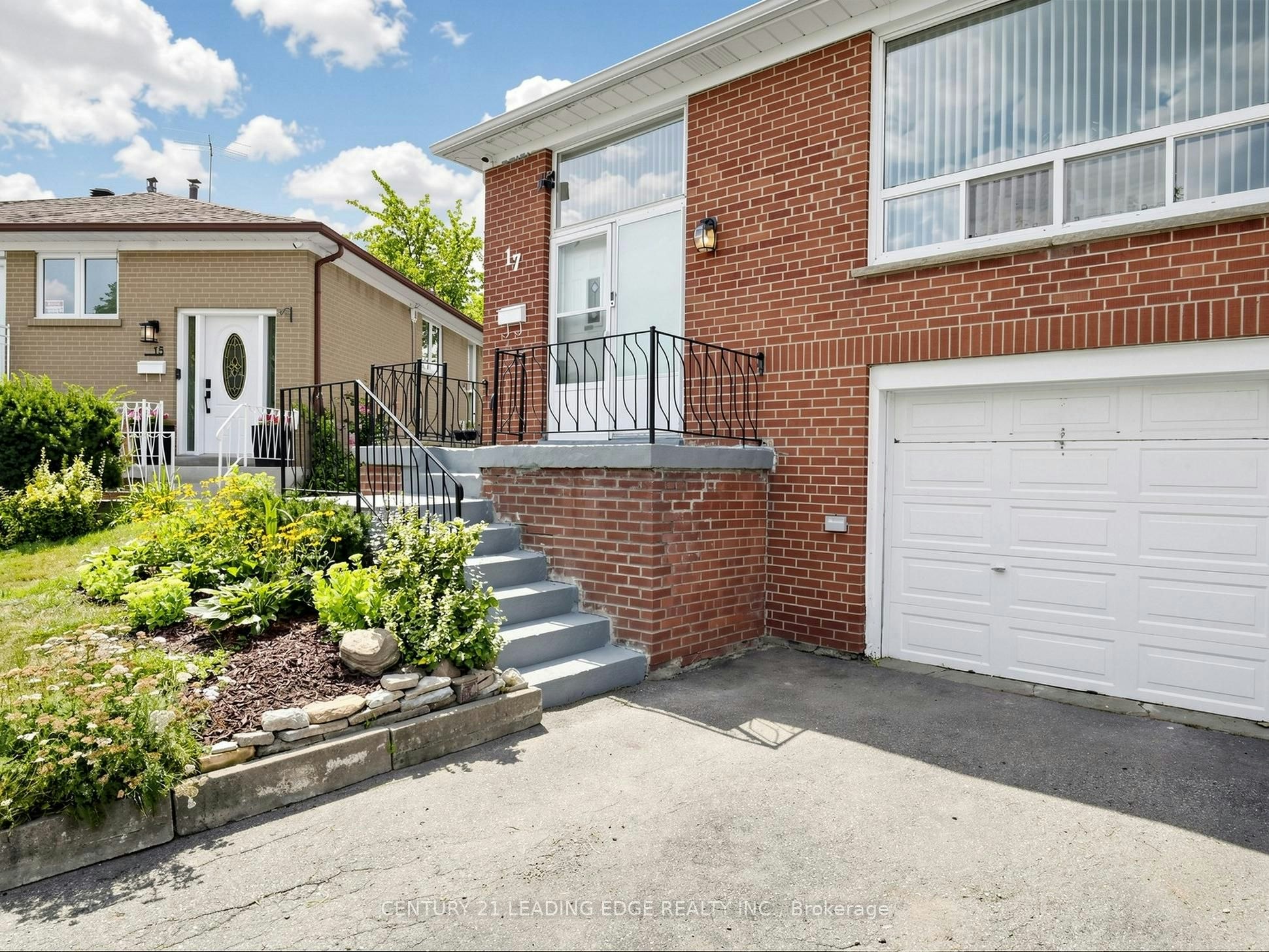 17 Tinton Crescent, Toronto, ON, M9V 2H9
