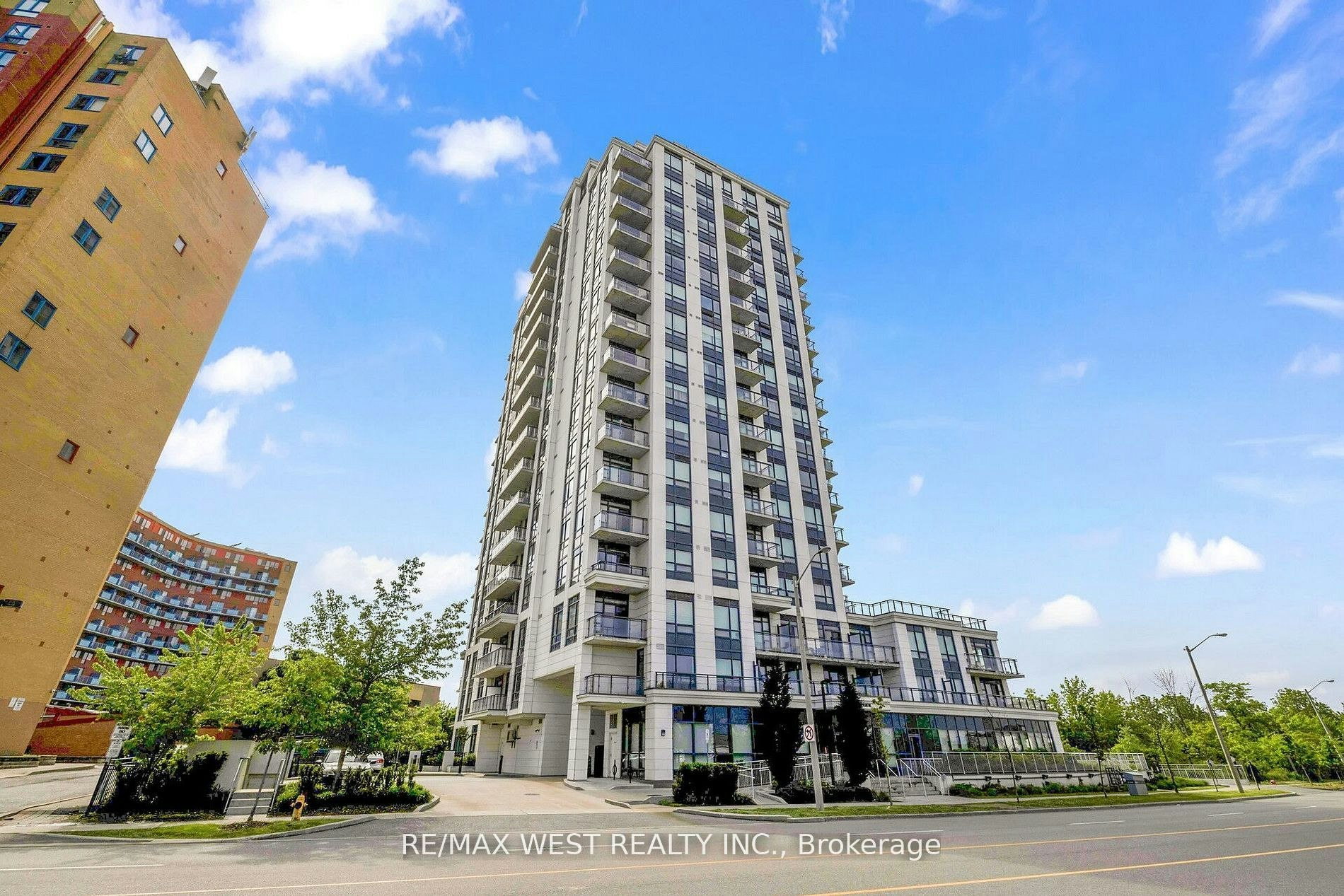1211-840 Queens Plate Drive, Toronto, ON, M9W 0E7 - 2