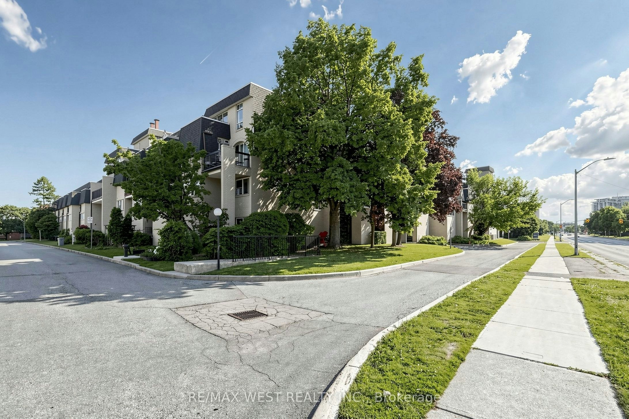105-1624 Bloor Street, Mississauga, ON, L4X 2S2
