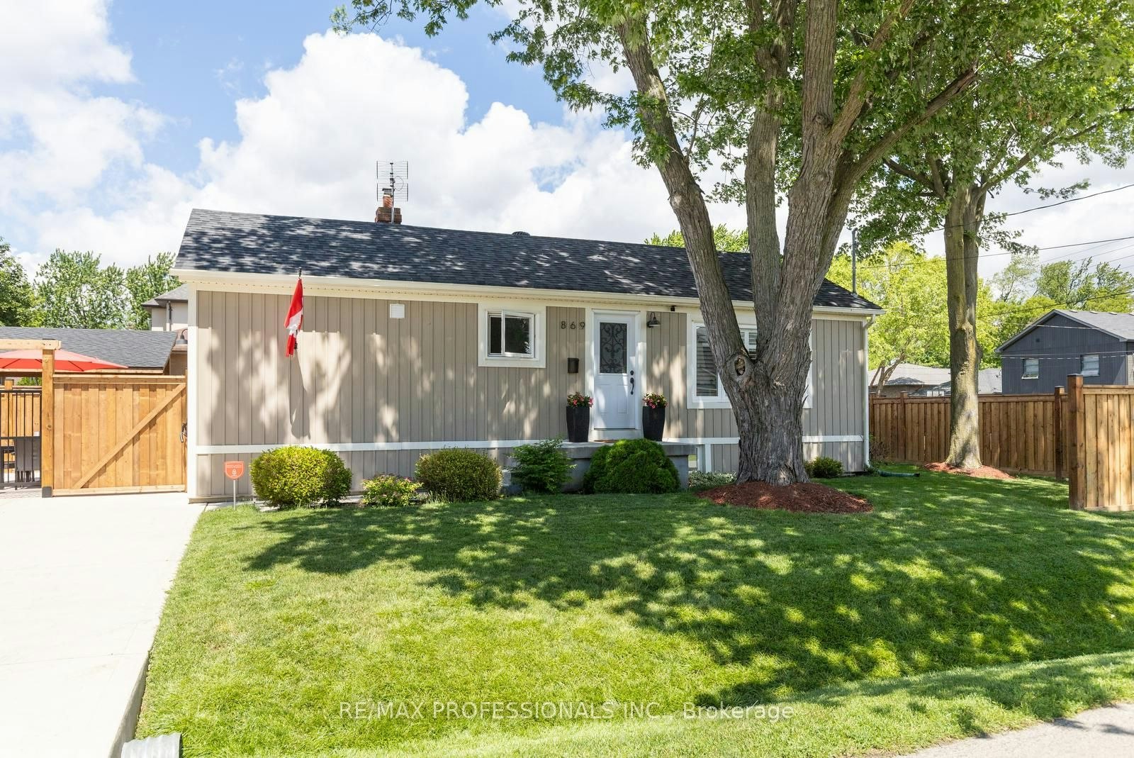 869 First Street, Mississauga, ON, L5E 1A6