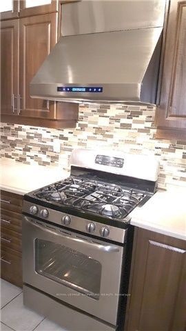 5641 Watersfield Avenue, Mississauga, ON, L5M 7E9 - 8