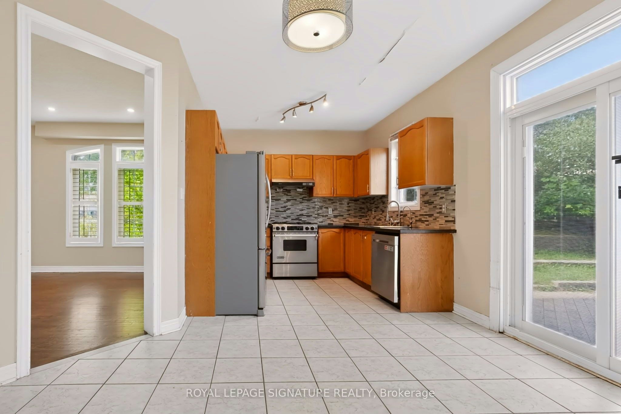 267 Laurentian Avenue, Mississauga, ON, L4Z 2S4 - 8