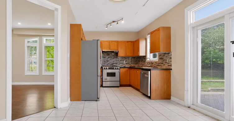 267 Laurentian Avenue, Mississauga, ON, L4Z 2S4 - 8