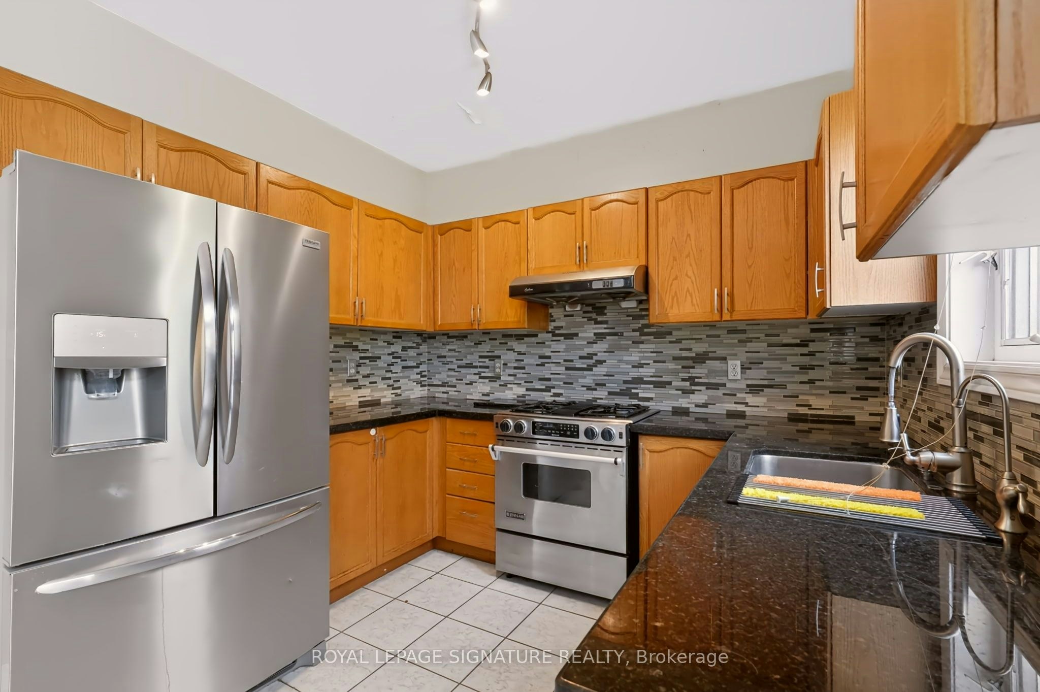 267 Laurentian Avenue, Mississauga, ON, L4Z 2S4 - 12