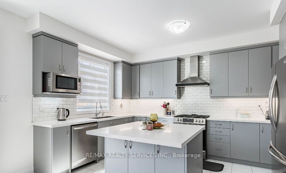 17 Overstone Road E, Halton Hills, ON, L7G 0M9 - 9