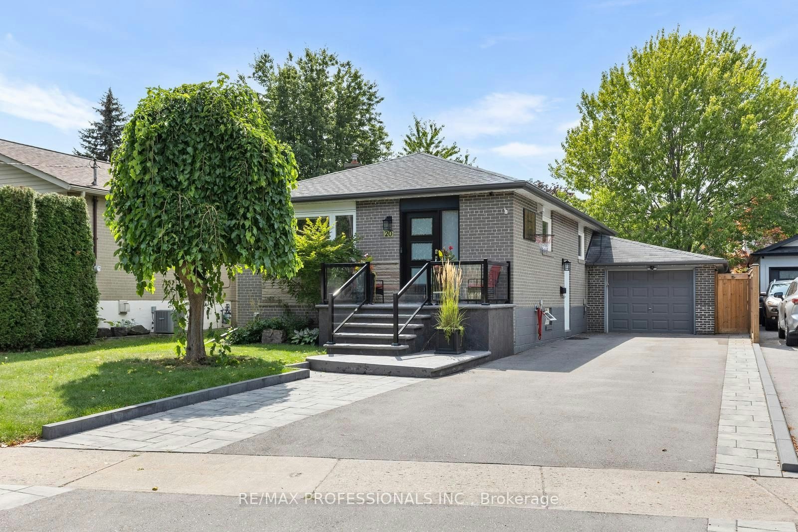 20 Hollister Road, Toronto, ON, M9C 4M7