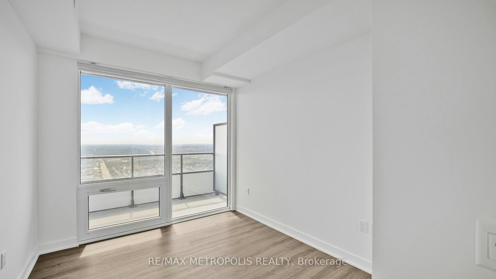 448 Burnhamthorpe Rd W 5611 N/A, Mississauga, ON, L5B 0R4 - 13