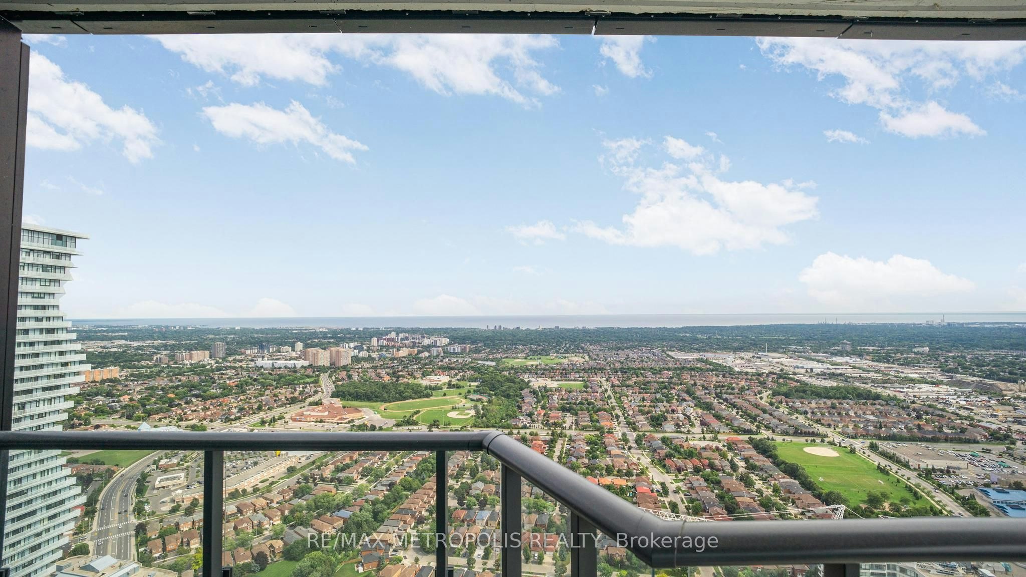448 Burnhamthorpe Rd W 5611 N/A, Mississauga, ON, L5B 0R4 - 10