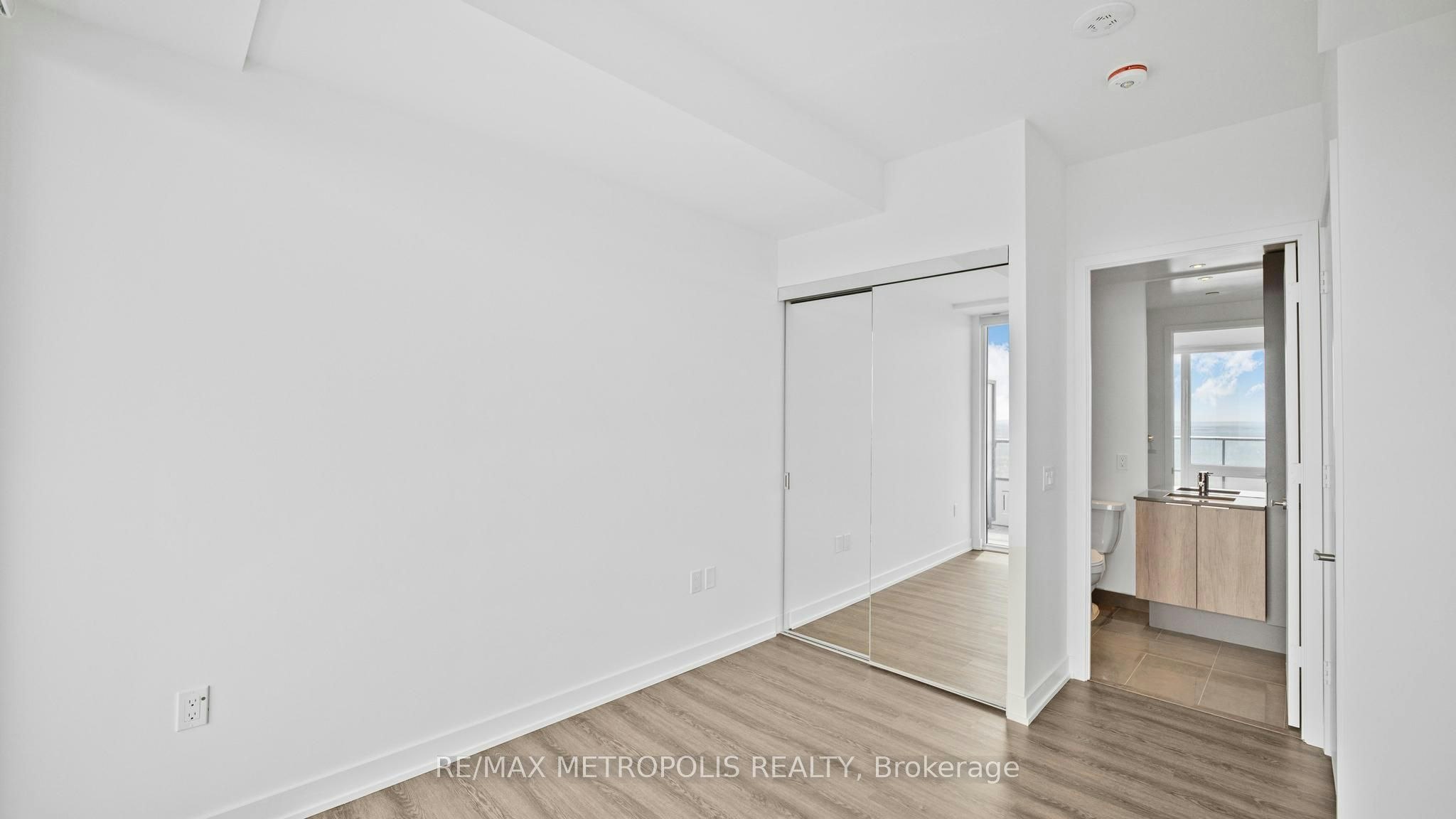 448 Burnhamthorpe Rd W 5611 N/A, Mississauga, ON, L5B 0R4 - 15