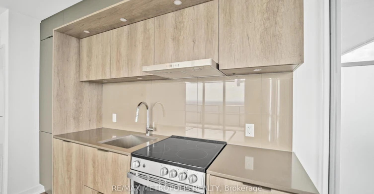 448 Burnhamthorpe Rd W 5611 N/A, Mississauga, ON, L5B 0R4 - 5