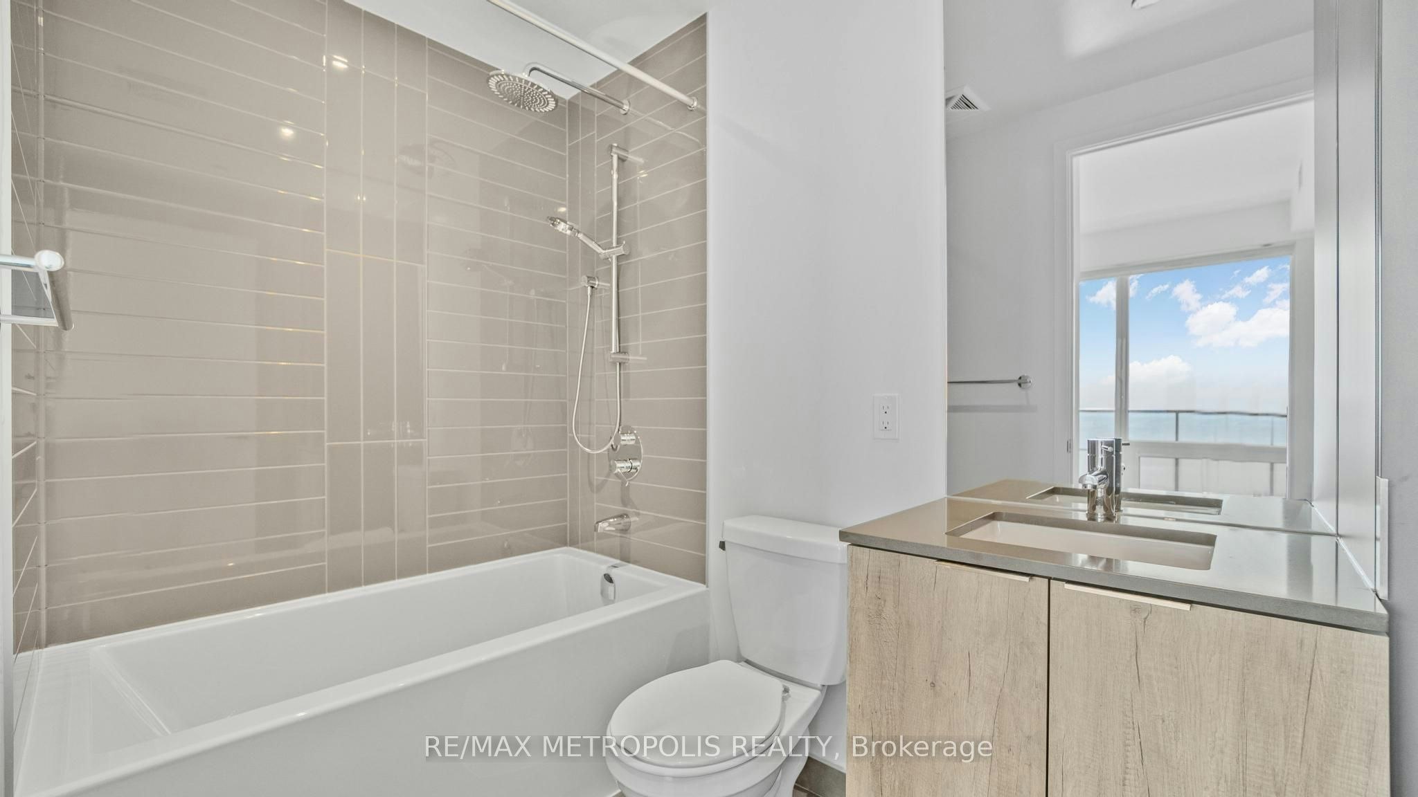 448 Burnhamthorpe Rd W 5611 N/A, Mississauga, ON, L5B 0R4 - 12