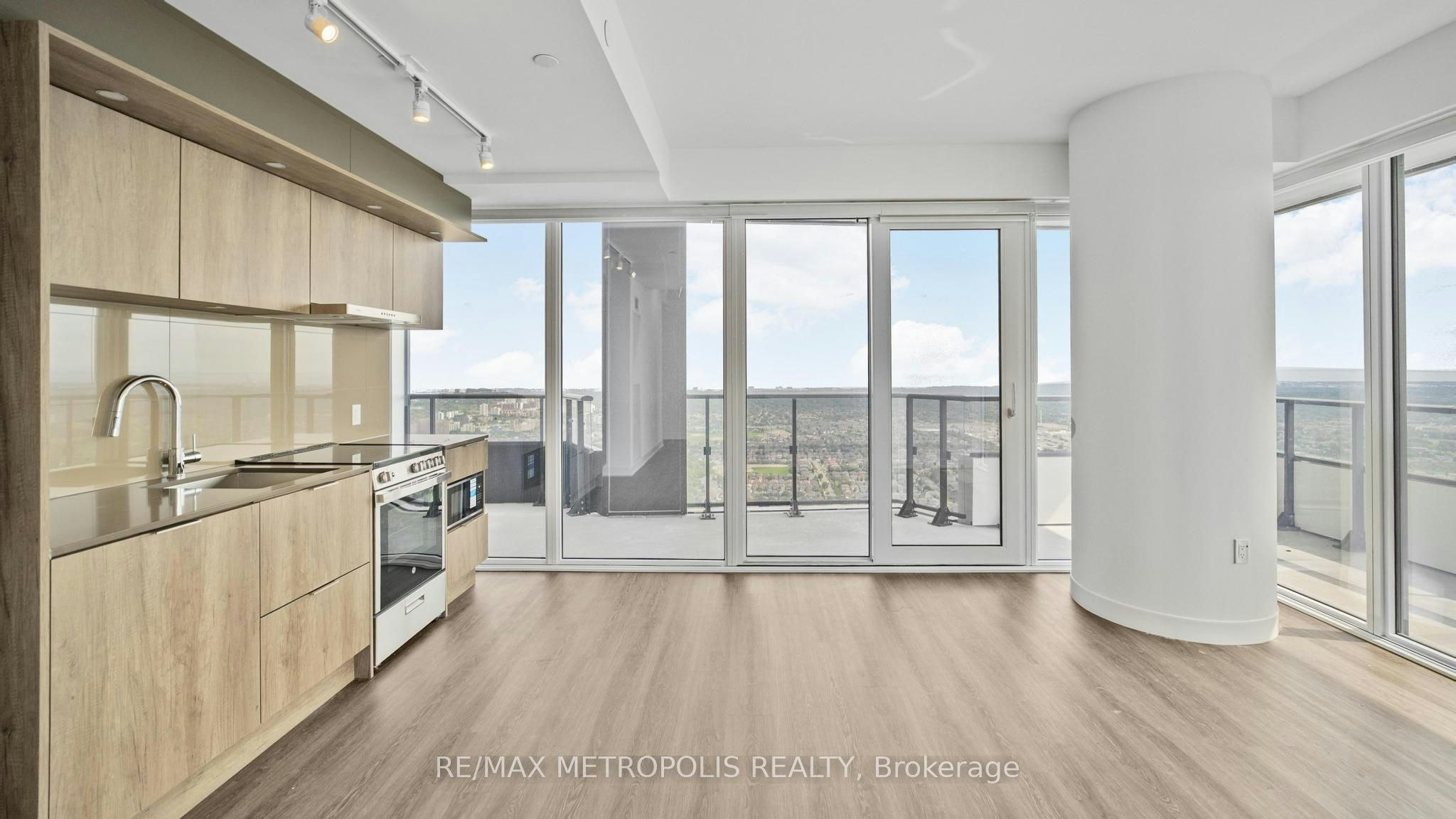 448 Burnhamthorpe Rd W 5611 N/A, Mississauga, ON, L5B 0R4 - 6