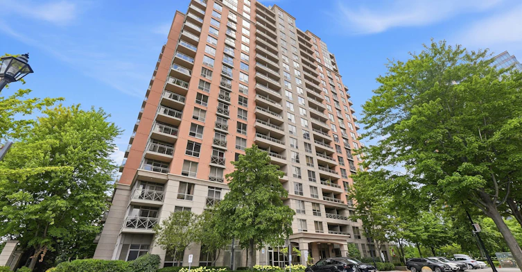 405-5229 Dundas Street W, Toronto, ON, M9B 6L9