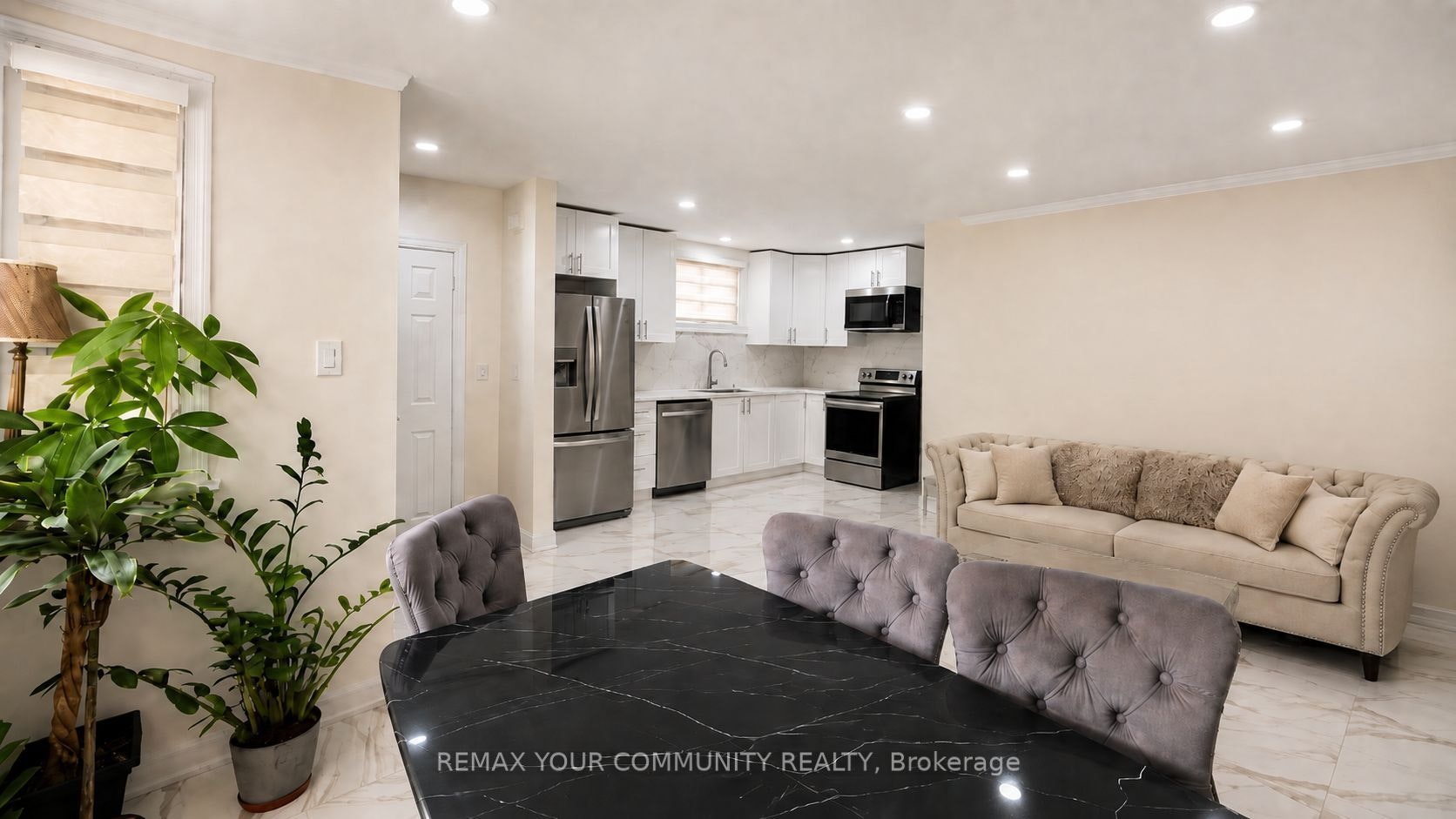 39 South Kingsway N/A, Toronto, ON, M6S 3T2 - 5
