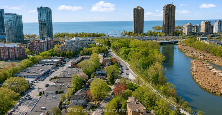39 South Kingsway N/A, Toronto, ON, M6S 3T2 - 15