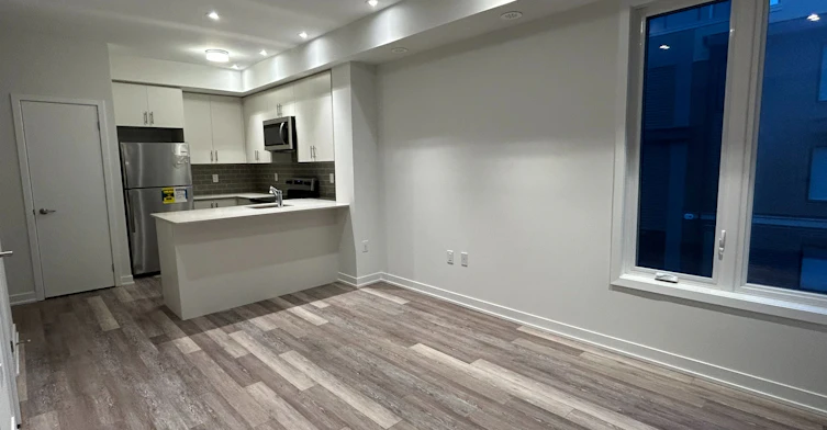1-3425 Ridgeway Drive, Mississauga, ON, L5L 0B9 - 2
