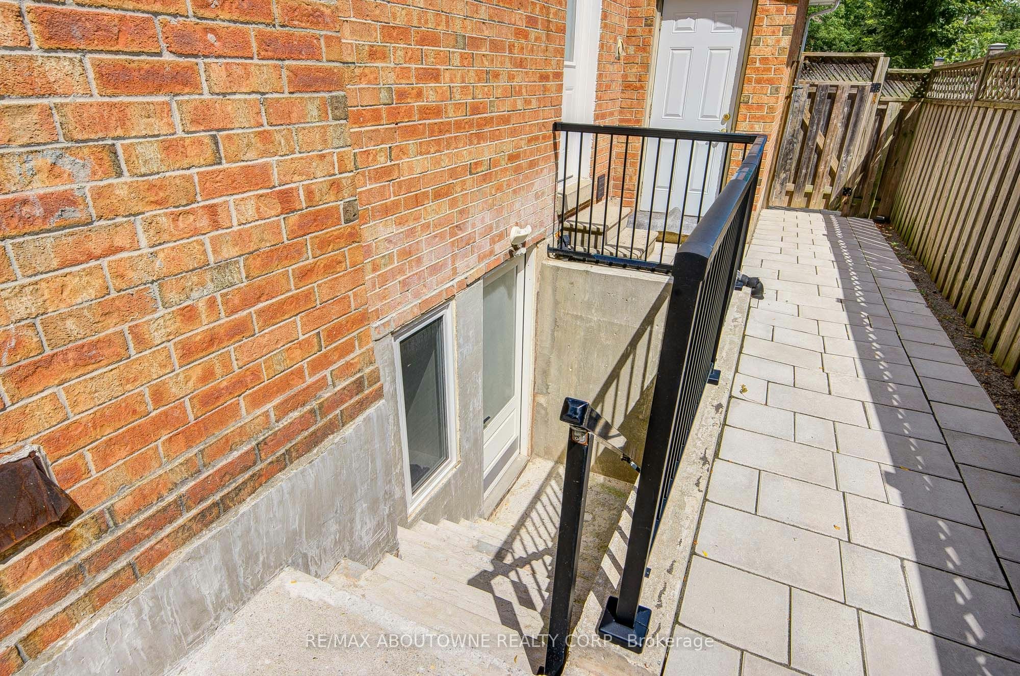 Lower-1108 Notley Crescent, Oakville, ON, L6M 1H4 - 7