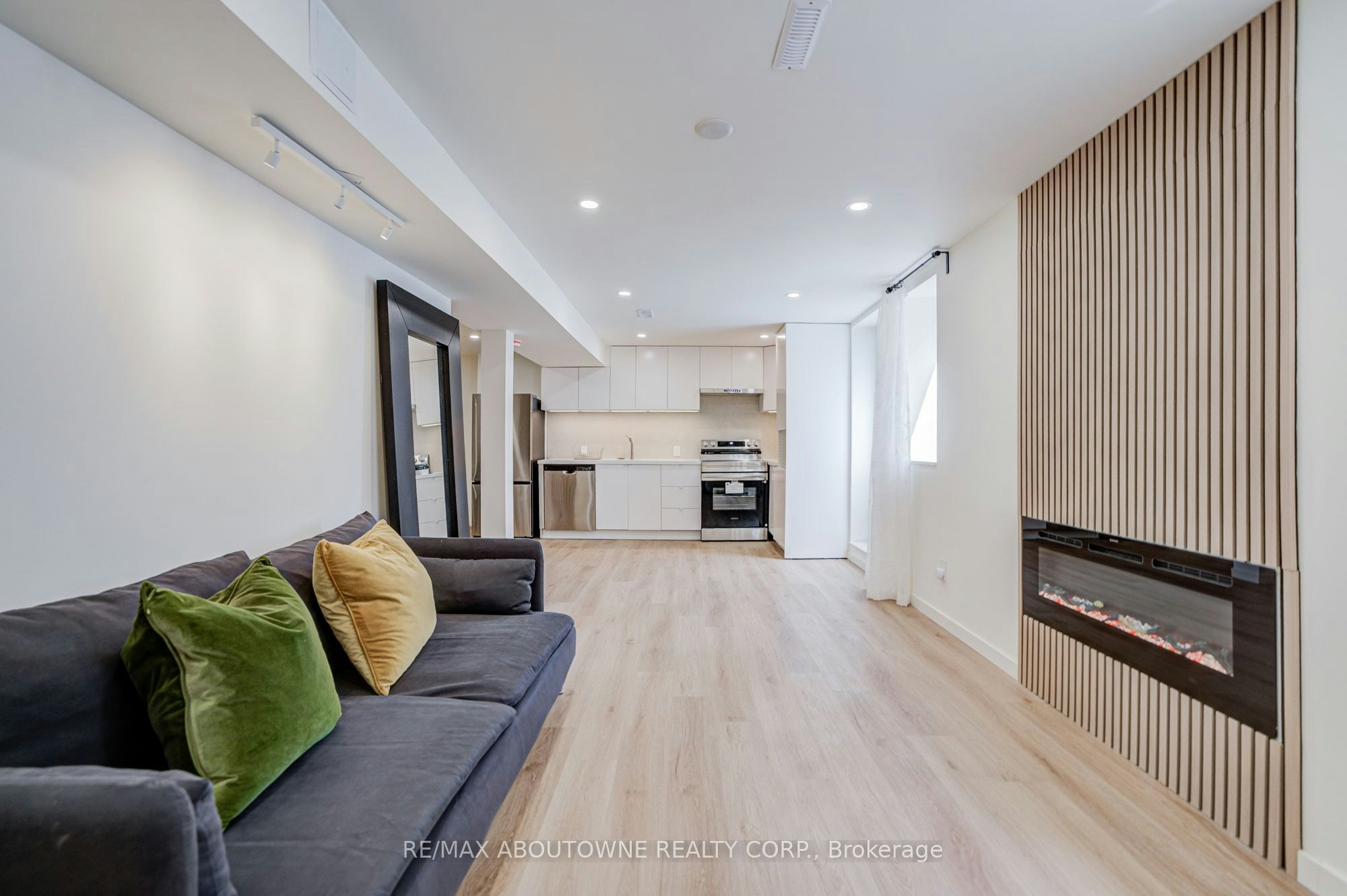 Lower-1108 Notley Crescent, Oakville, ON, L6M 1H4 - 17