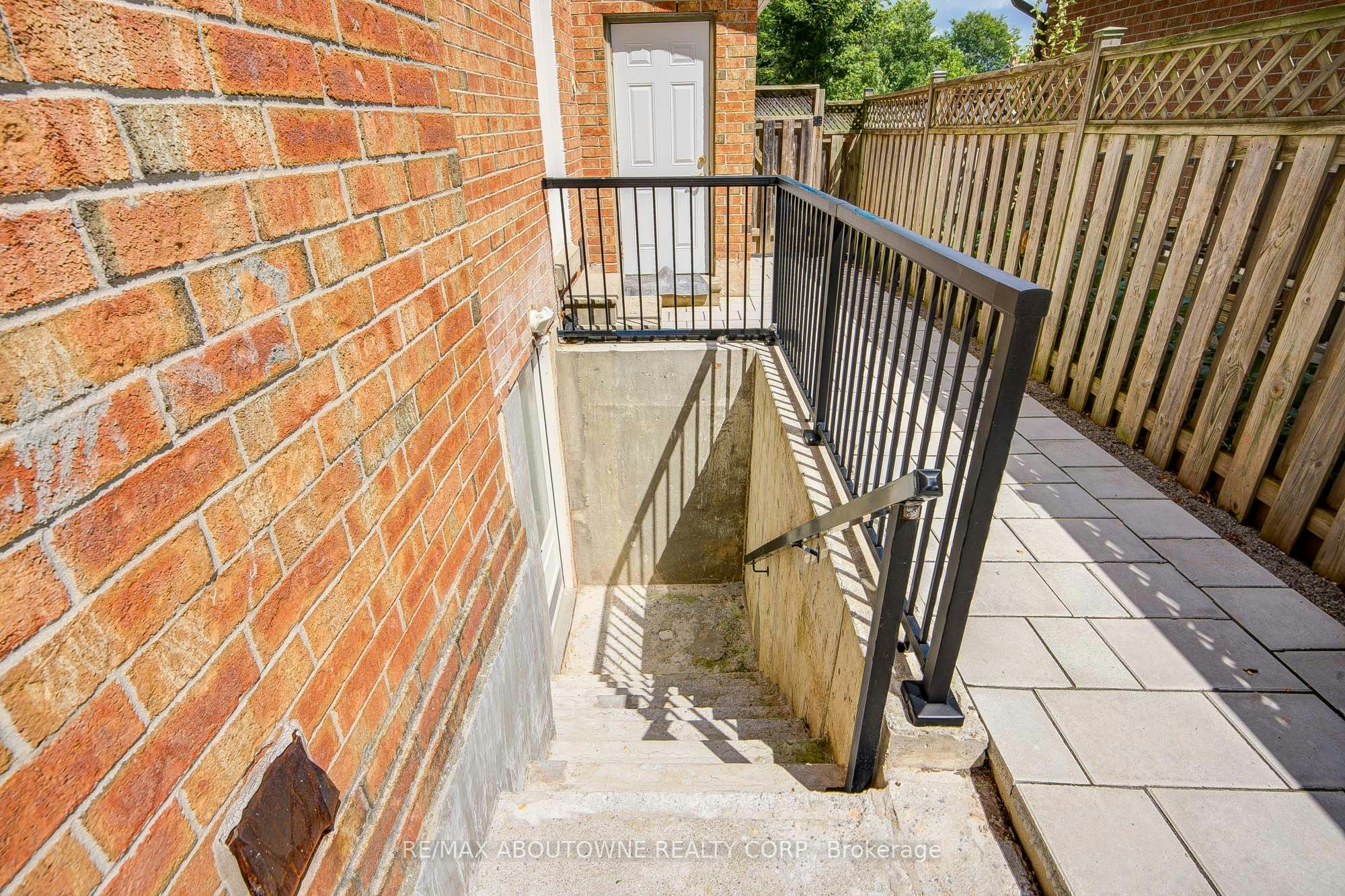 Lower-1108 Notley Crescent, Oakville, ON, L6M 1H4 - 8