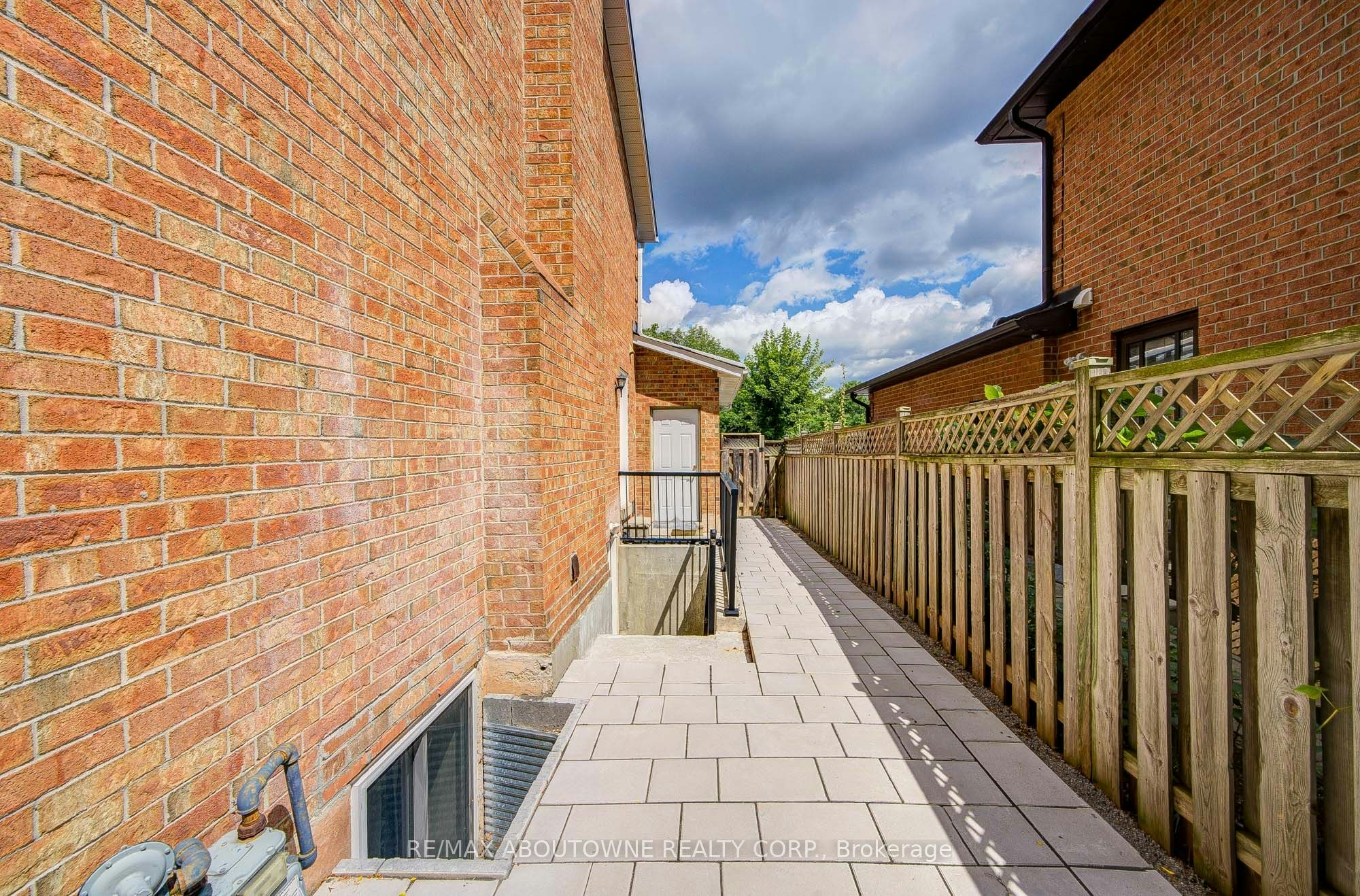 Lower-1108 Notley Crescent, Oakville, ON, L6M 1H4 - 9