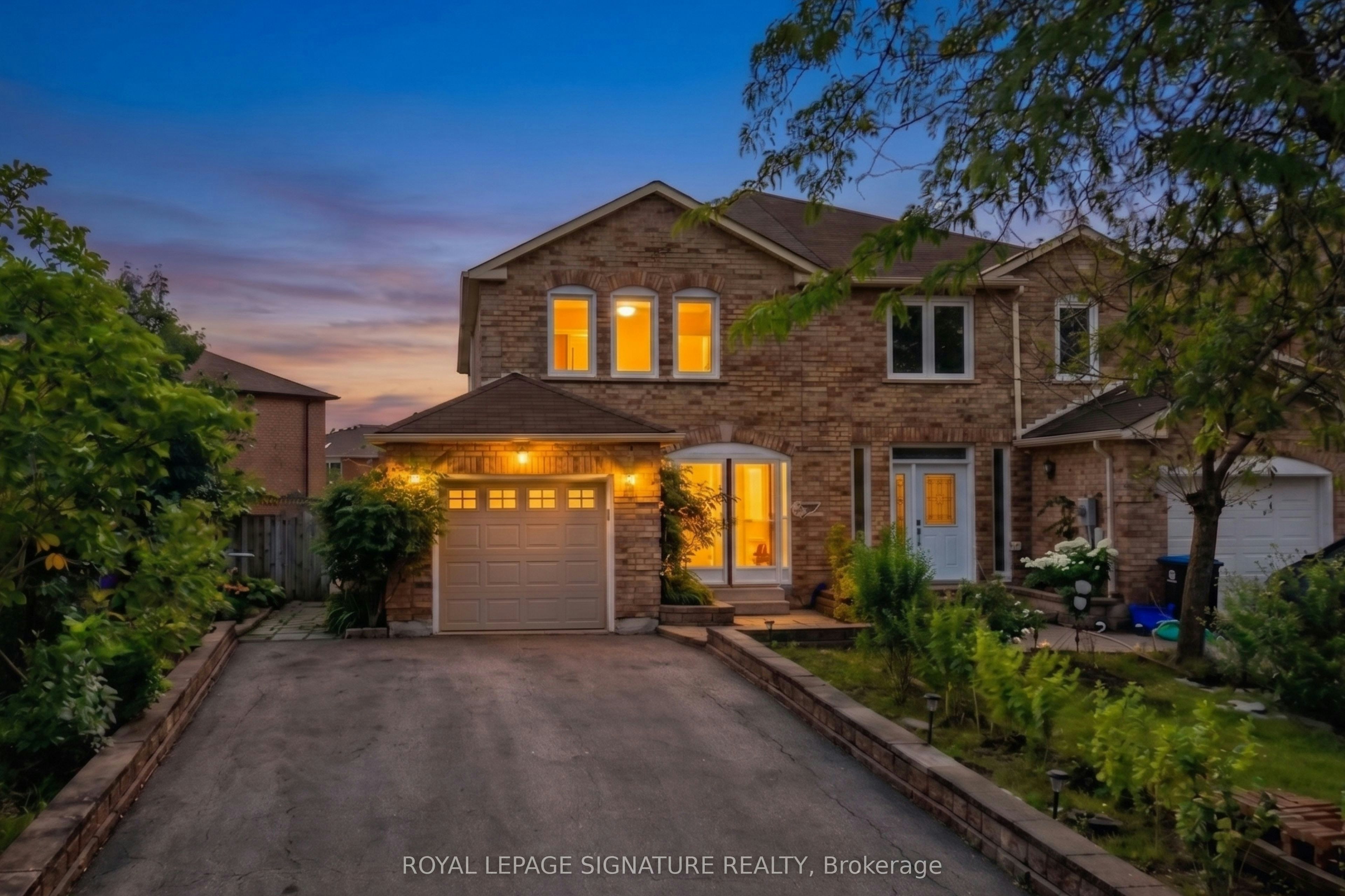 352 Assiniboine Trail, Mississauga, ON, L5R 2Y3