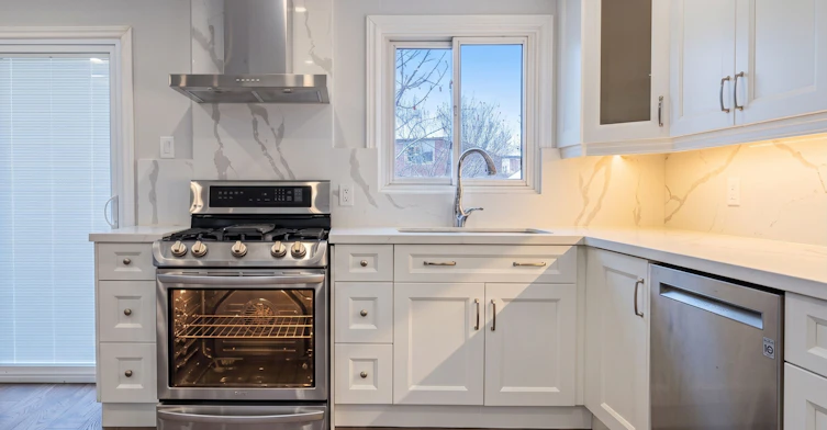 352 Assiniboine Trail, Mississauga, ON, L5R 2Y3 - 4
